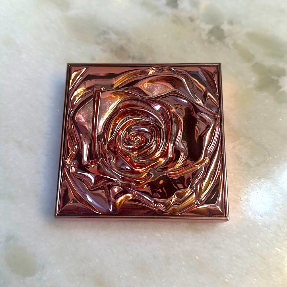 Smash box + Vlada petal metal highlighter, barely & gently used! Beautiful!